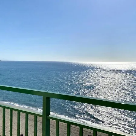 Tuhome Sea Side Фуэнхирола